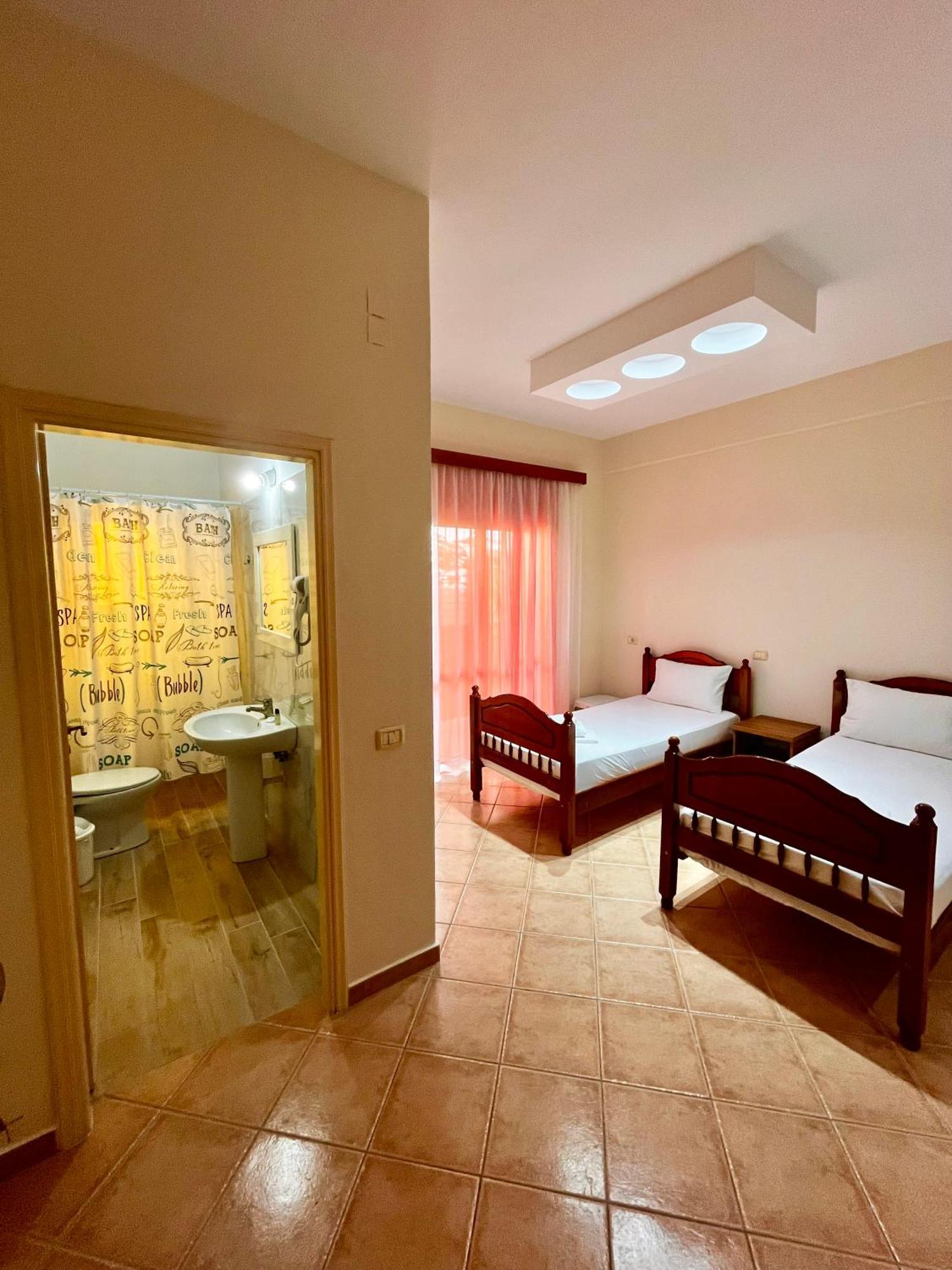 Vila Papa Durres Luaran gambar